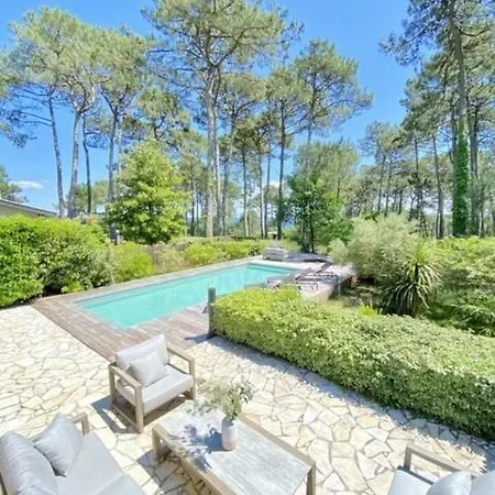 Hautes Rives Avec Piscine Vue Pour 12 Personnes 别墅